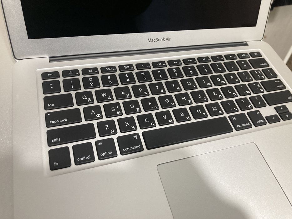 Гравіювання клавіатури Macbook