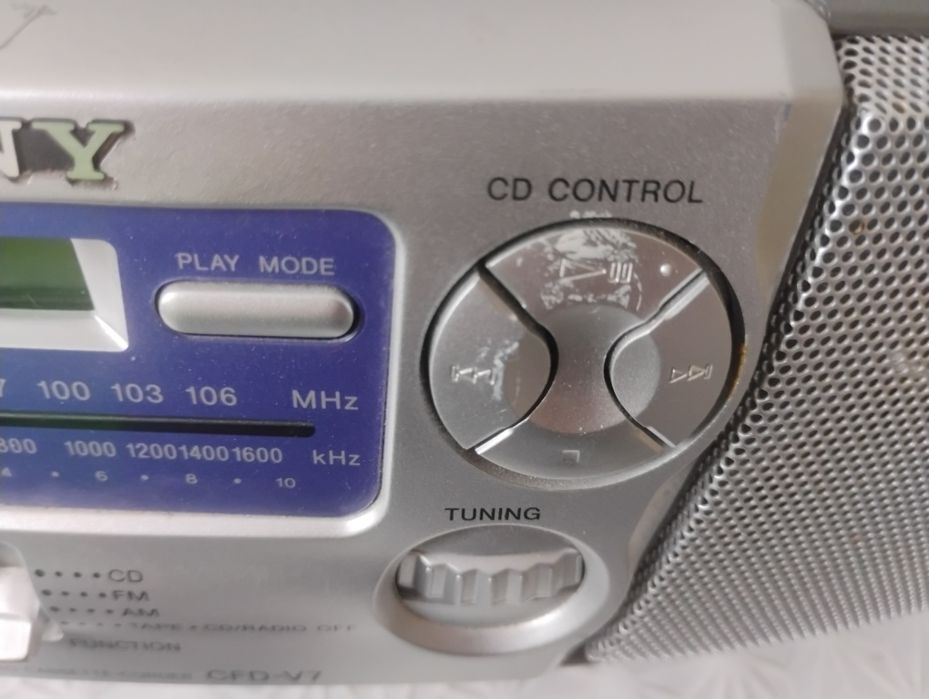 Sony CFD-V17 Boombox AM/FM радіоприймач CD-касетний магнітофон
