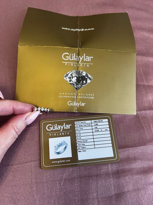 Продаж каблучки з діамантами