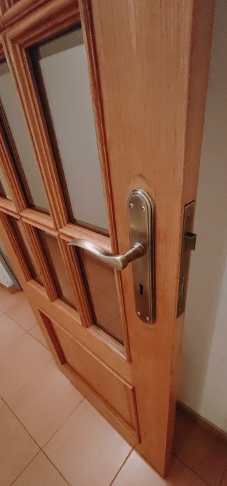 Porta em Madeira esquerda, de 75cm, com vidros