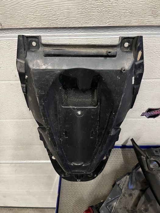 Zadupek ogon suzuki gladius sfv 650