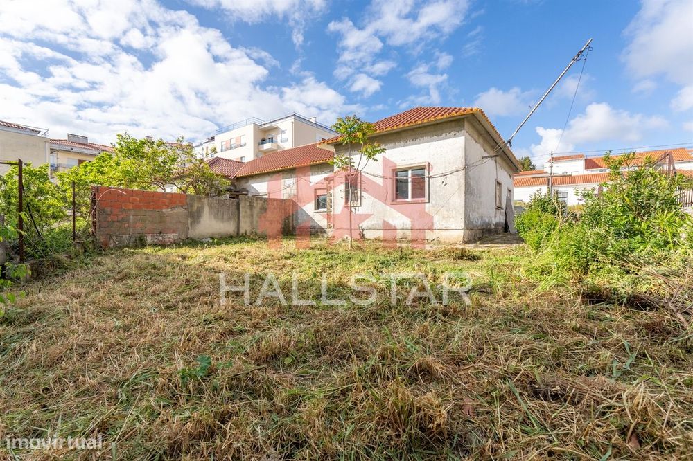 Detached Duplex House / Investment Opportunity / Almoinhas Neighborhood