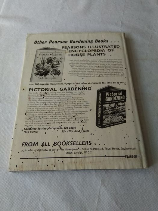 Pearson's Ilustrated Guide to Roses de F. Fairbrother