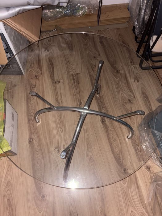 Szklany stolik kawowy