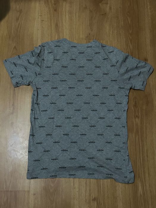 T shirt adidas cinza