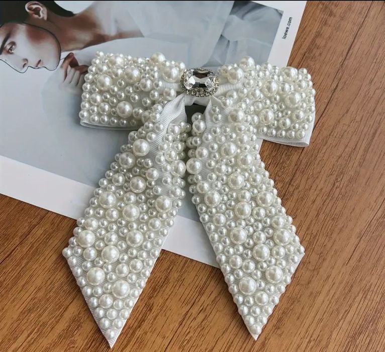 Очень красивая заколка из жемчуга