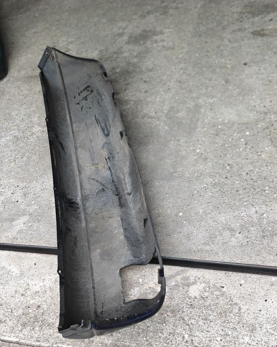 Para-choques Traseiro Opel Corsa B em Bom Estado - Sem Tampa do Reboque - €50