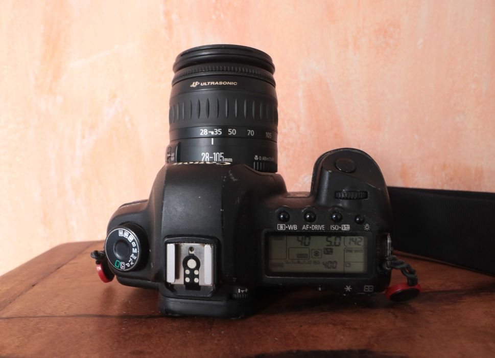 Um Clássico - Canon Fullframe EOS 5D - Mark II