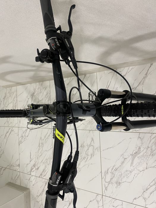 Велосипед Cube acid вилка rockshox air
