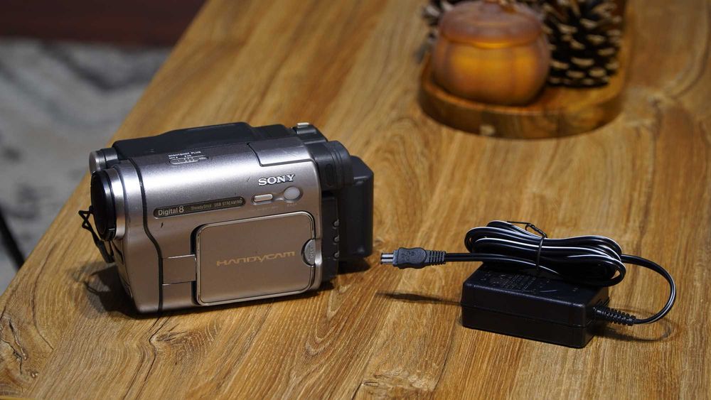Kamera Sony Handycam Digital8 DCR-TRV270E VIDEO8 NightShot Retro PAL / NTSC