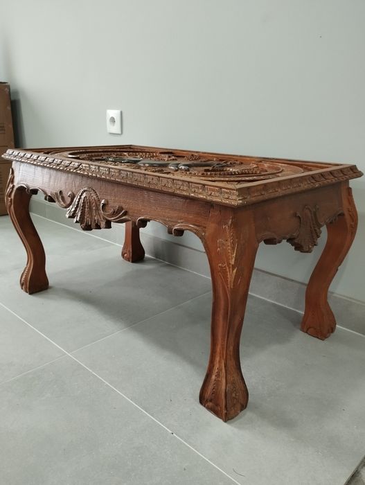 Mesa de sala para pôr no meio