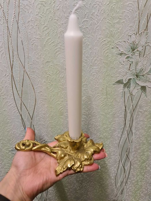 Бронзовый подсвечник с ручкой