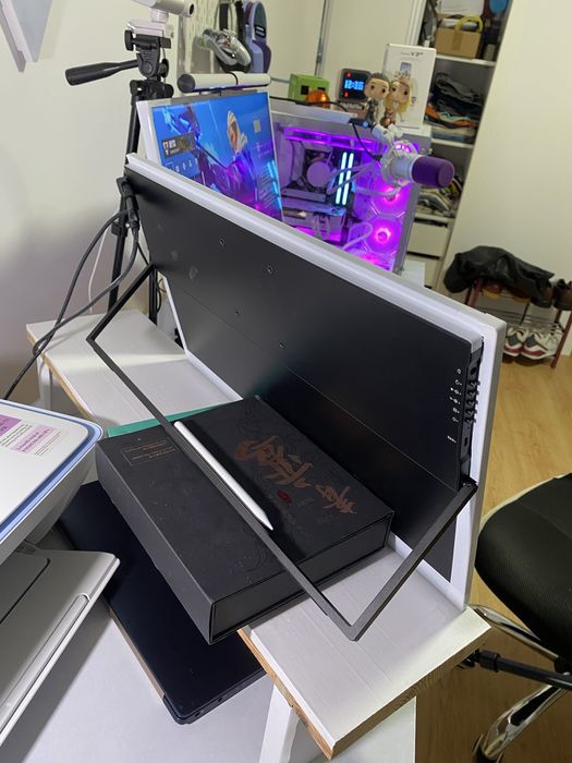 Monitor uperfect umax 22 touch64585572118273122
