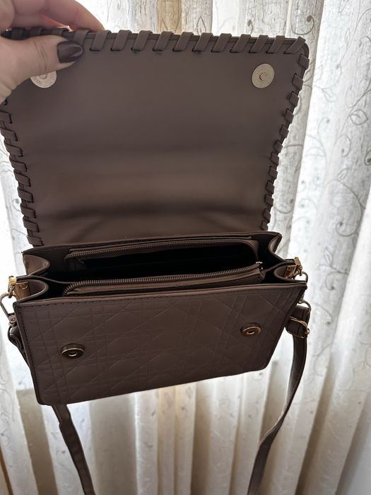 Carteira bege escura (nova)