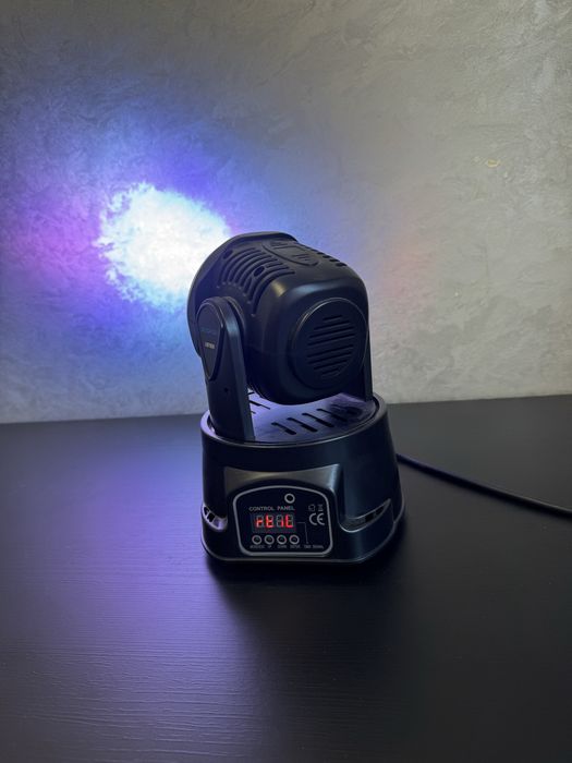 світлодіодна рухова голова (Moving Head) Betopper LM70SR