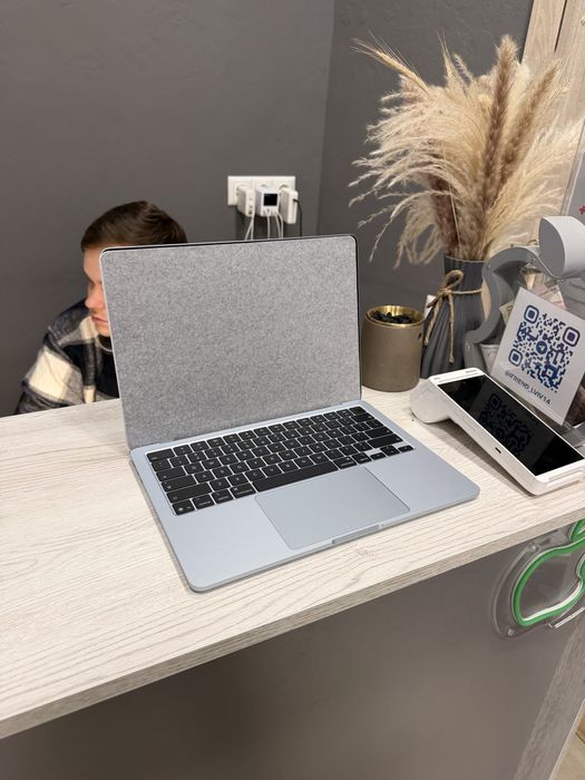New open/box MacBook Air 13 Retina, Sky Blue, 1TB, 10 CPU / 10 GPU, 24GB RAM with Apple M5 (MDHK4)