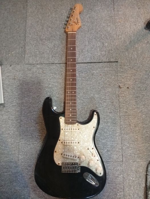 Guitarra eléctrica Fender squer star