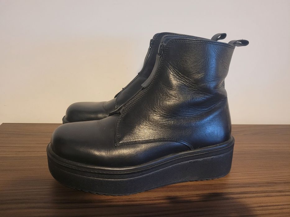 Zign bodki na platformie zamek roz.37