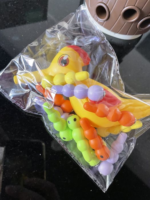 Gra zręcznościowa nakarm ptaszka złap robaczka