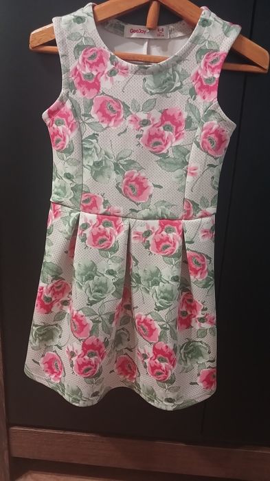 Сукня на дівчинку 5-7 років