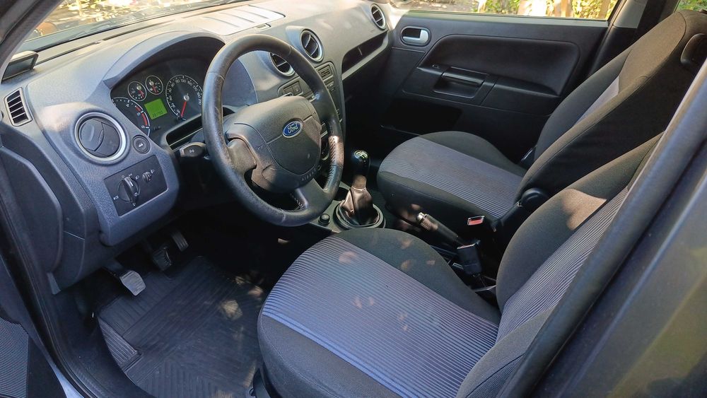 Автомобиль Ford Fusion 2008 1.4 tdci