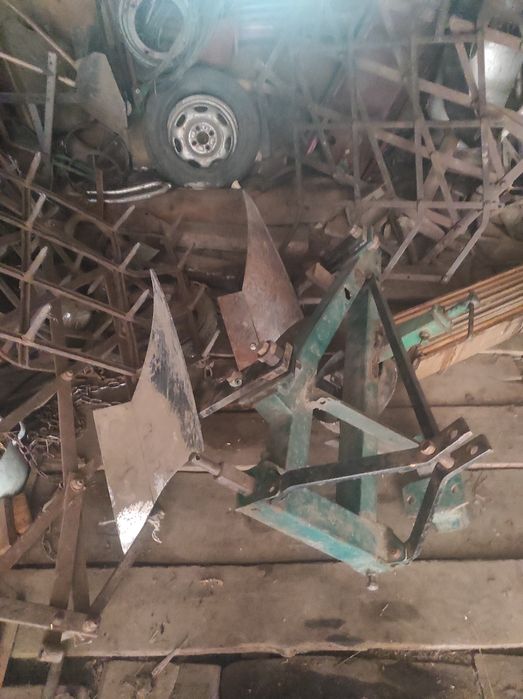 Плуг до трактора