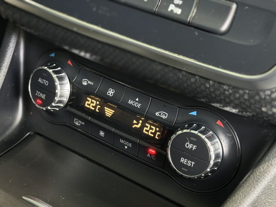MERCEDES A200 AMG