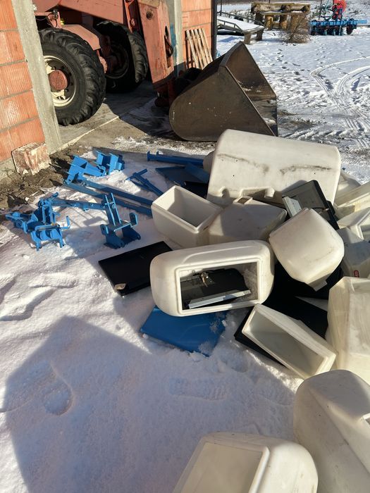 Sprzedam zbiorniki plastikowe  siewnik Monosem