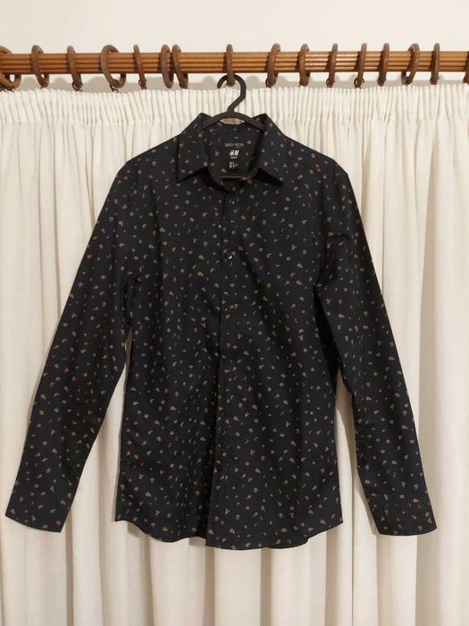 PORTES INCLUÍDOS - Camisa azul estampada H&M