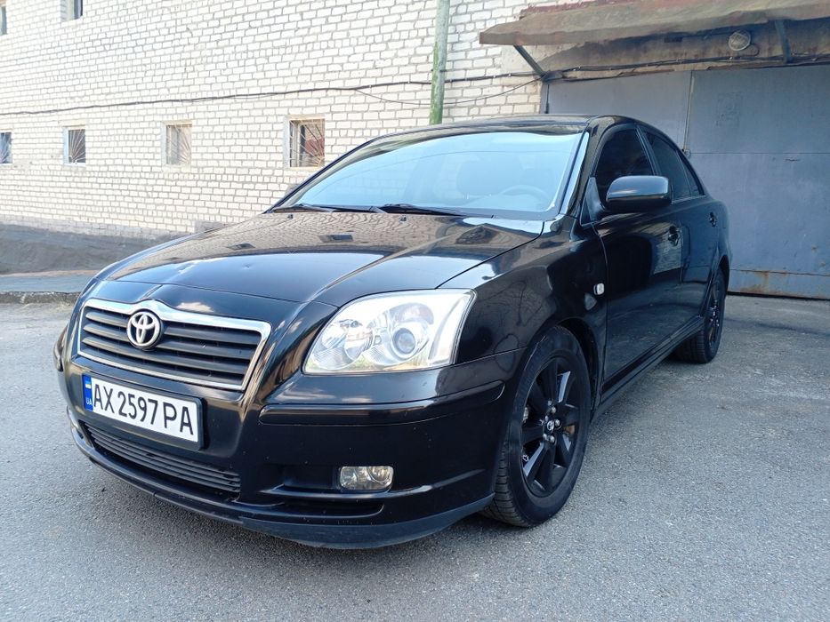 Продам Авенсис 2004год.