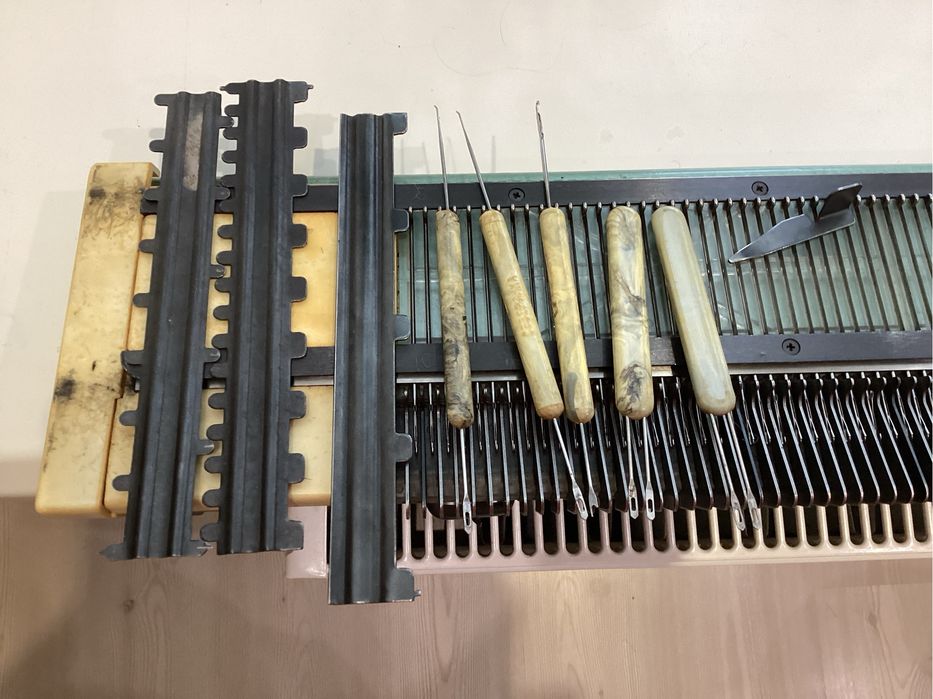 Продаётся вязальная машинка ,, Северянка’’: 1 000 грн. - В'язальні ...