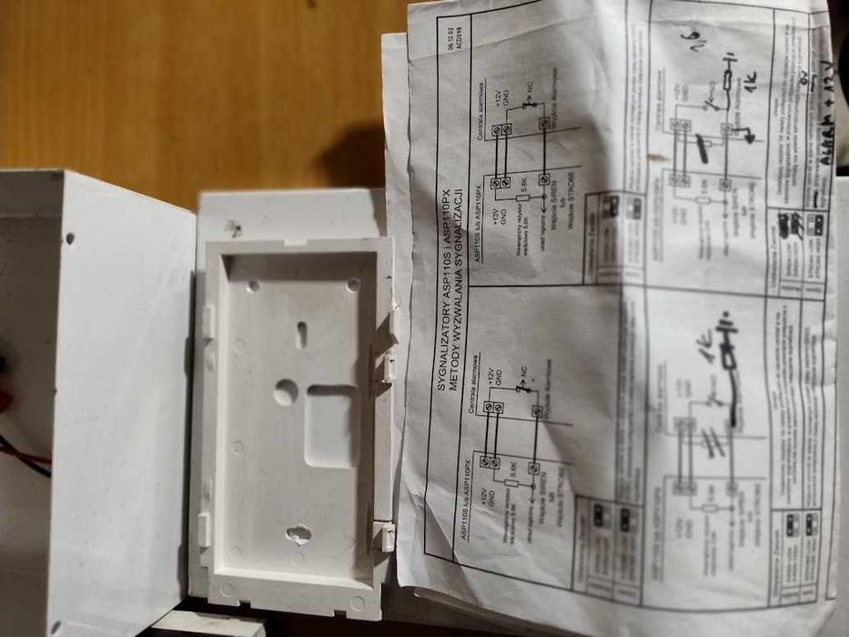 Centrala alarmowa SATEL CA-4MX, system alarmowy z szyfratorem i syreną