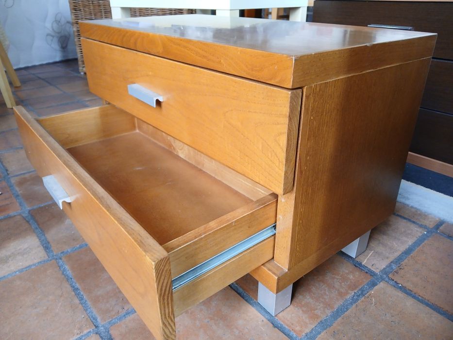 Mesa cabeceira, nova, em madeira castanho