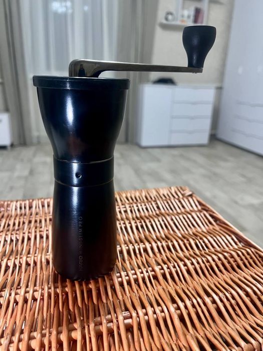 Кофемолка Hario Mini Slim Pro