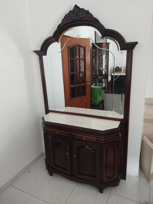 Sapateira all entrada envernizada sem riscos ou moças como nova.