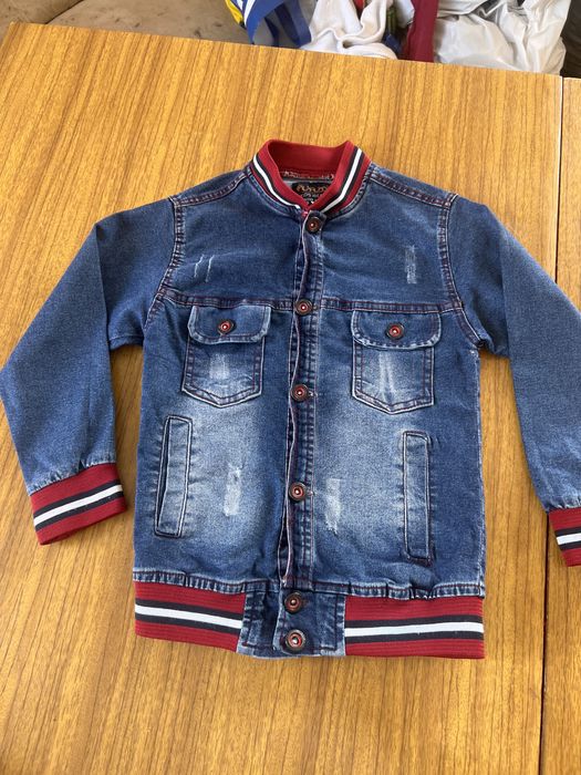 Курточка ветровка