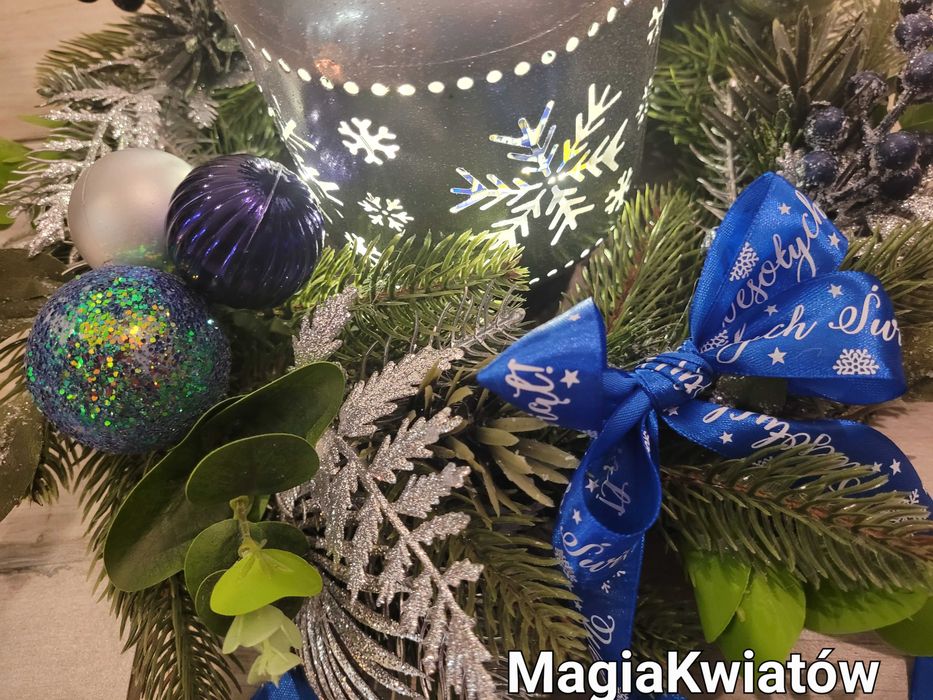 Stroik na stół lub komodę z lampionem