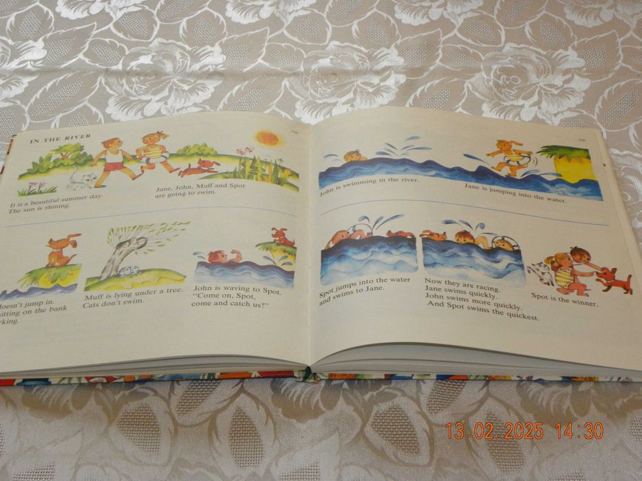 John , Spot and Muff on Holiday - podręcznik + 9 kart do wycinania