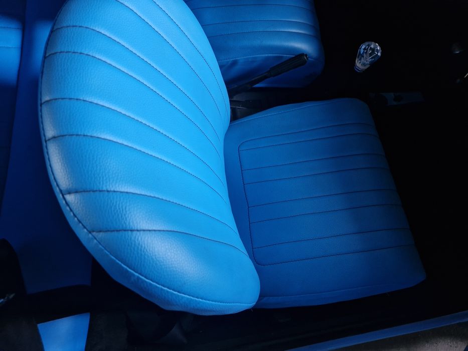 niebieskie fotele maluch