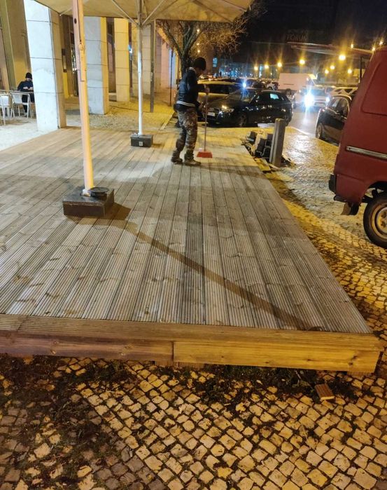 Instalação com ou sem fornecimento de deck e vedações