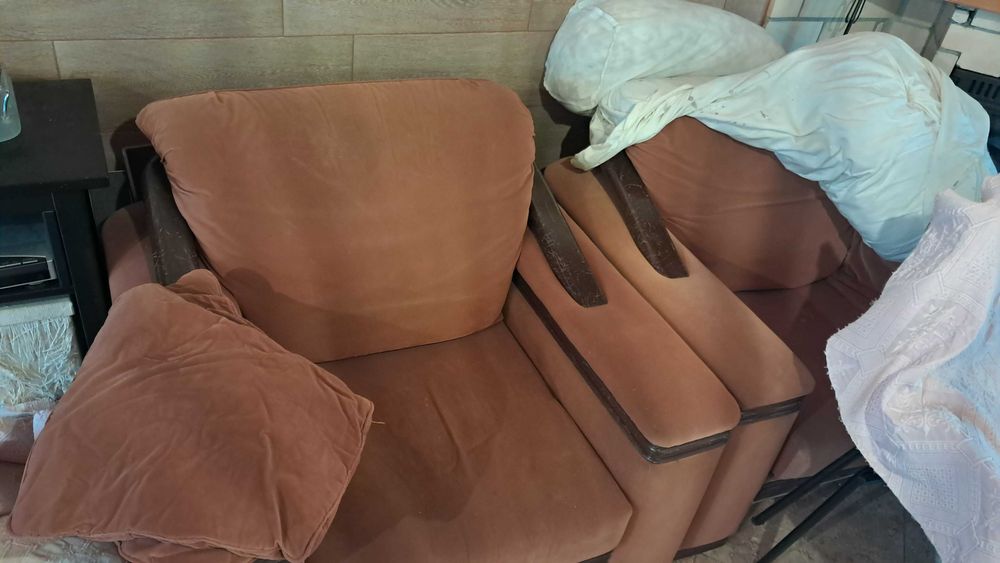 Sofá e duas poltronas