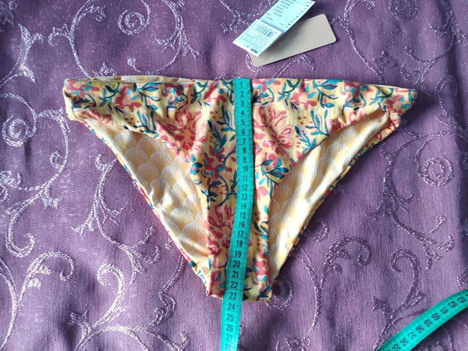Красивый яркий купальник women secret верх 85 В евр , низ М