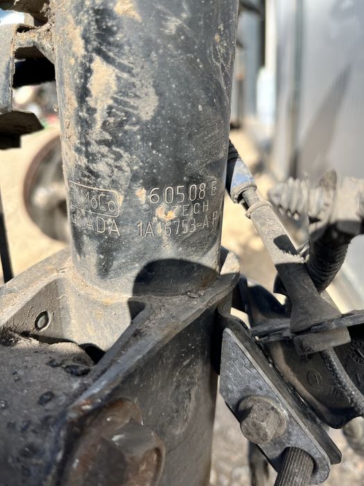 Zwrotnica Ford S-Max MK2 2.0 TDCI