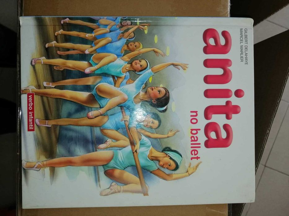 Livro da Anita na Piscina