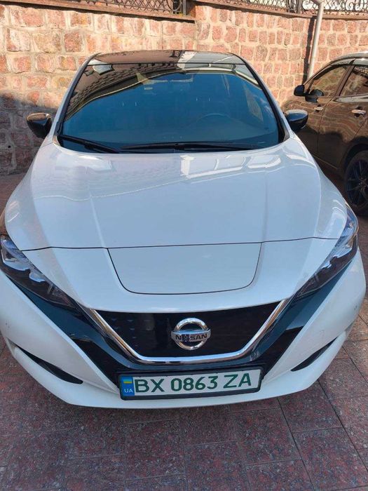 Nisan Leaf 40 TEKNA з автопаркуванням! ТОП-версія, Європа