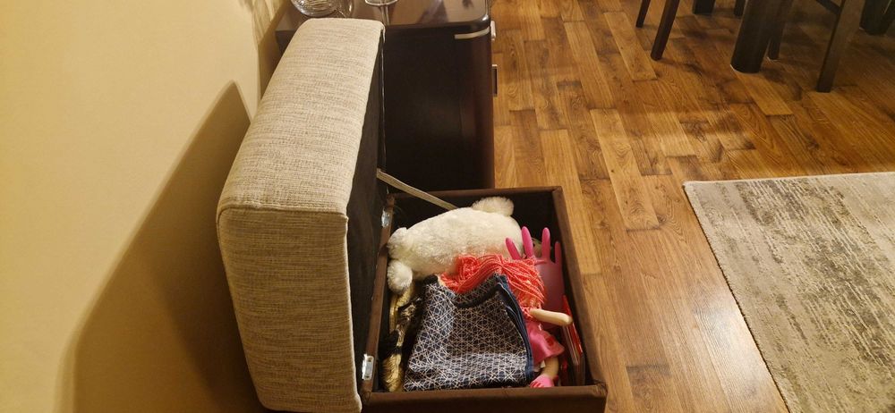 Pufa  otwierana. Wymiary wys 45 . Siedzisko 45 x 65.