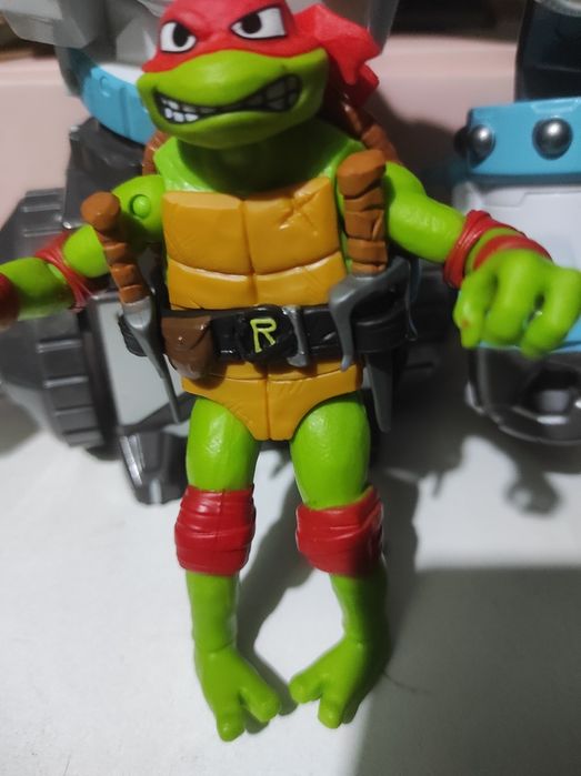 2 robot LEGO e 1 tartaruga ninja