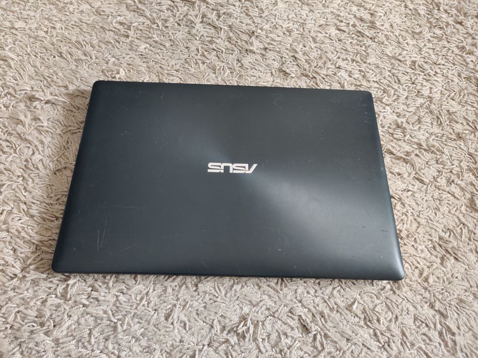 Portátil Asus F553M avariado para peças