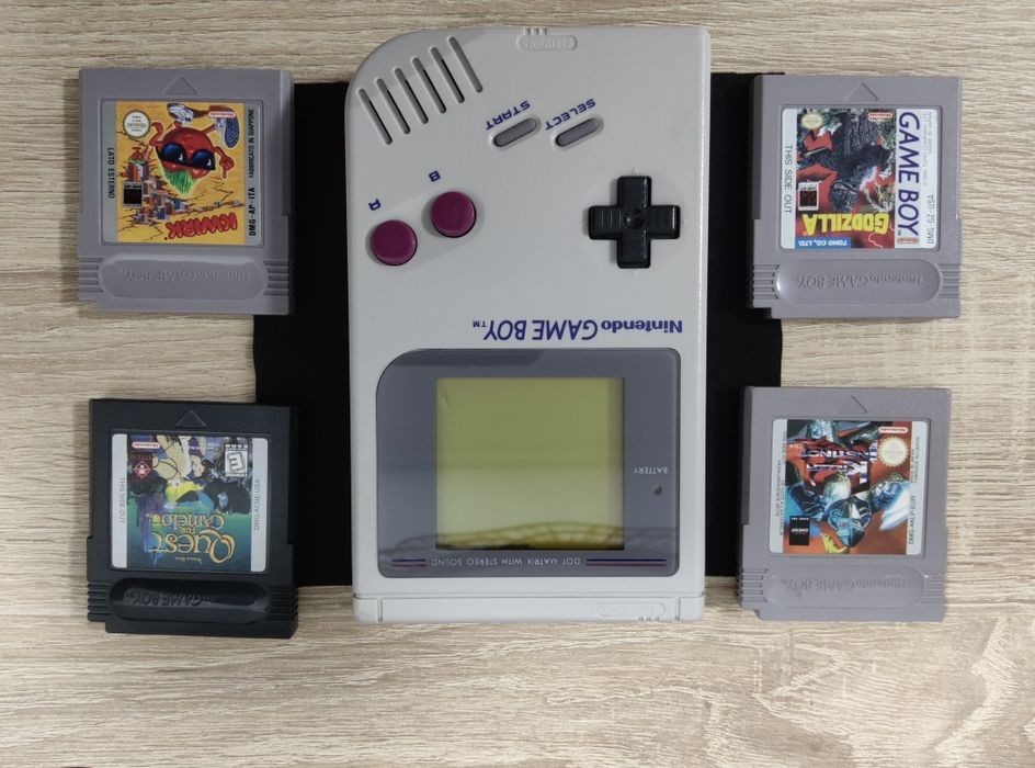 Game Boy dmg com jogos
