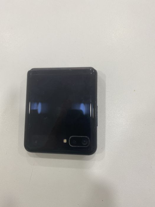 Samsung    Z Flip